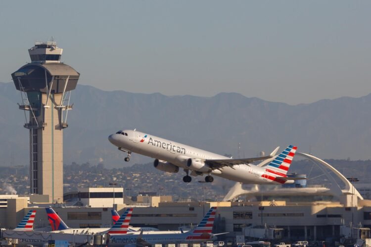 A Bumpy Ride: American Airlines Flight's Hard Landing in Maui